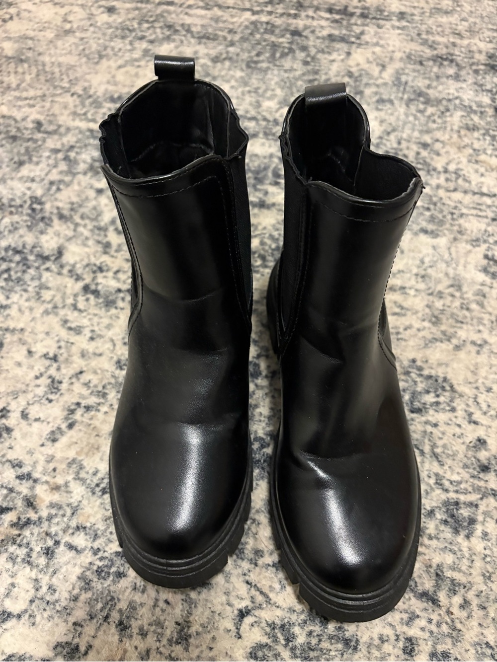 Fashion Nova Chelsea style boot women’s 6.5